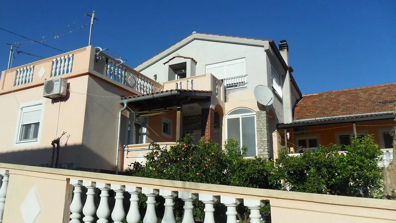 Apartments With A Parking Space Sali, Dugi Otok - 8153